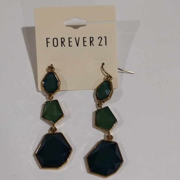 2/$30 Forever 21 Gold tone Green Drop Dangle Earrings - Women's Fashion Jewelry - Picture 1 of 8